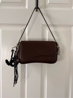 Smooth Chocolate Brown Leather Shoulder Bag with Curved Flap